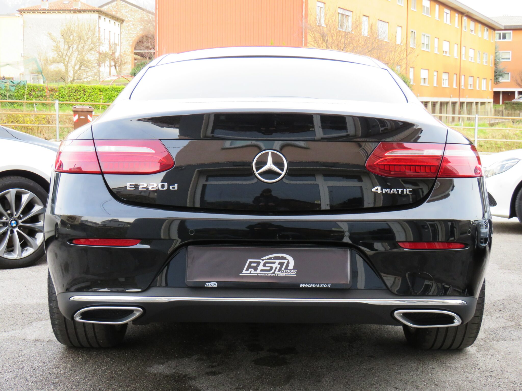 Mercedes-Benz  E